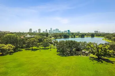 Image de Amazing Crescent Lake Home -- Lakefront and Just Blocks from Downtown St Pete