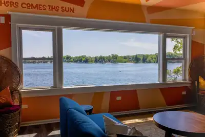 Image de Tichigan Lake House - Pontoon Boat & Fire Pit - Dog Friendly - Newly Renovated