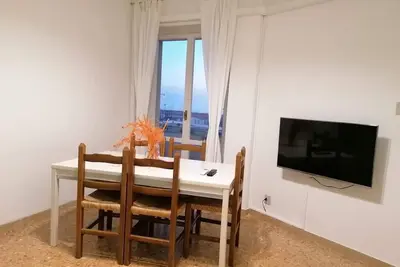 Bright and comfortable, it offers a wonderful view from the sea-facing terrace.