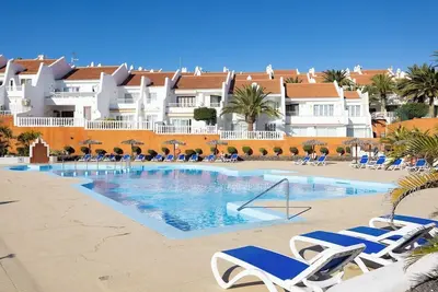 Image de Home2Book Stylish Apt Pool & Terrace, Sand Club