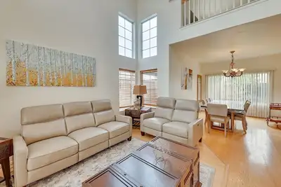 Image de Lake Elsinore Vacation Rental ~ 4 Mi to the Lake!