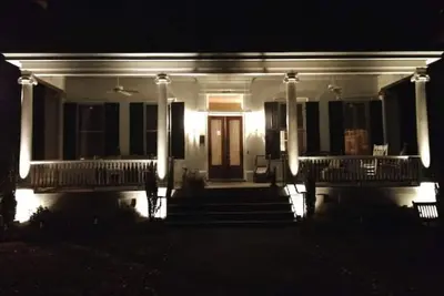 Image de Large late1800's home within walking distance to Opera House and downtown.