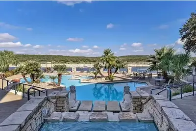 Image de Relaxing Beautiful Lake Front Villa
