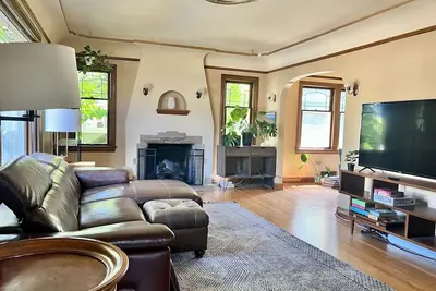 Image de Beautiful historical Ballard home w/ outdoor patio!