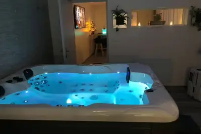 Image de Suite avec jacuzzi privatif à 15 min d'Amiens