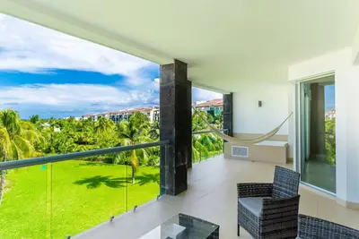 Image de Spacious Ocean Front 2br Apt w\/Rest, Gym, Pool