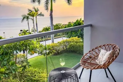 Image de Spectacular Ocean front 5br condo