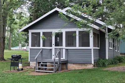 Image de Newland's Resort: Cozy Cottage on Indian Lake - approximately 100 ft from lake