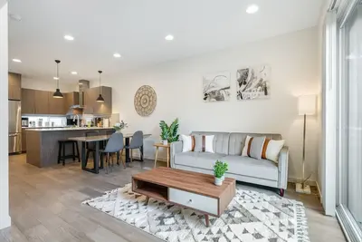 Image de New! Modern Fremont 3br with Rooftop & Parking & Ac