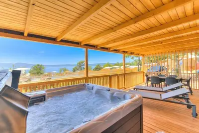 Image de Tasha Premium Mobile Home with Terrace and Hot Tub