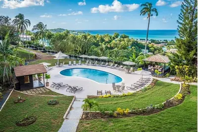 Image de Close to Downtown Castries Market | 3 Stylish Rooms w/ Balcony, Outdoor Pool