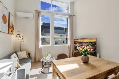 Green Lake 2b2b, A/C, close to Uw & Lightrail