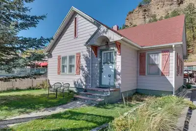 Bullock Cottage at First Deadwood Cottages