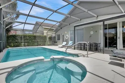 Image de South Facing Pool & Spa- 2 Master Bedrooms