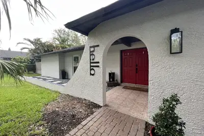 Image de *New* Coastal Palm Harbor Private Home w/ Pool near downtown, beaches & more