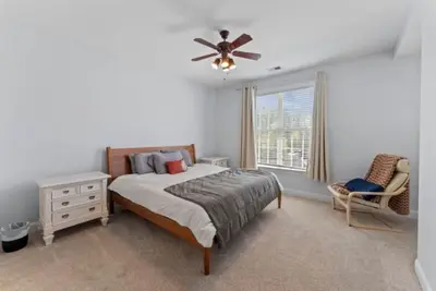 Image de Condo in Great location, Close to Duke and Unc!