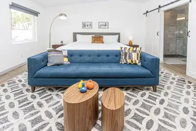 Image de Close to Joshua Tree & Palm Springs! Desert Hot Springs Modern escape.