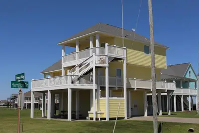 Image de Booked at The Beach Beachside Home