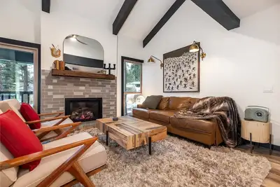 Image de Large, Luxury, Cozy Cabin @ Chamonix. 300 yards from Canyon Lodge.