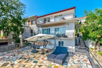 Image de Appartement de vacances avec jacuzzi et vue mer