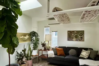 Image de Cute, cozy house one back from the beach and fully stocked.