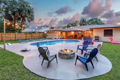 Image de Private Pool, 4bdr & Game Room! - Bay Bungalow