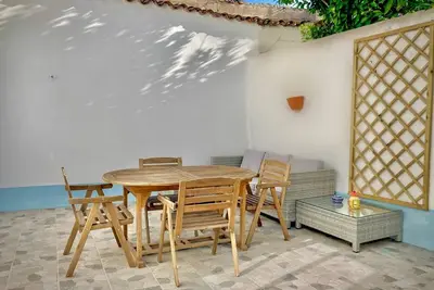 Image de GuestReady - Belle maison typique avec patio privé