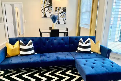 Image de Zara's Sapphire Suite-Luxury Condo with Pool