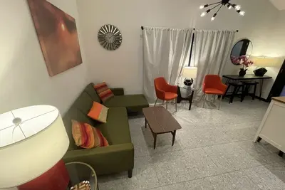 Image de West Redding mid-century style guest house