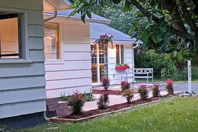 Image de Serene 4-Bedroom Home | Greenery Views | Pets Ok