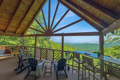 Image de Beautiful Mountain Home: 6br/4ba Hot Tub+Game Room+Golf+Views