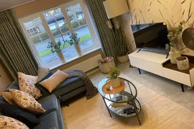 Image de Stunning New Stone Property