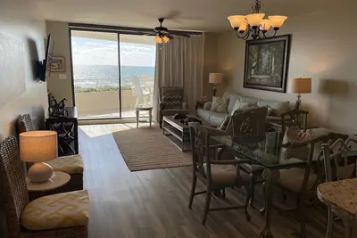 Image de Gulf Front Condo with Stunning Views!