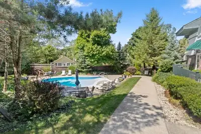 Image de The Silo at The Hayloft |Historic Home |Pool |Gym |Pool Table |Near Lake, Pumpkin Patch & Winterfest