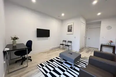 Image de 1bhk Suite private Guest Suite.