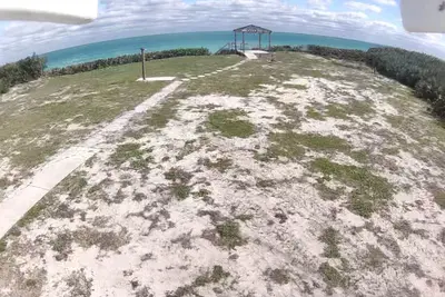 Image de Melbourne Beach Ocean Front house on large1. 2 acre property