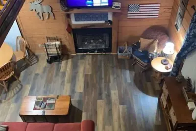 Cozy Fall Creek Cabin