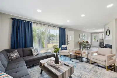 Image de Charming Contemporary Family Home by RedAwning