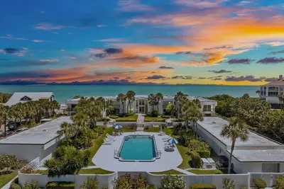 Image de Beautiful ocean front condo, with breath taking sunrises over the Atlantic Ocean