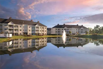 Image de 2 Bedroom Condo w/ Full Kitchen at Williamsburg Governors Green!