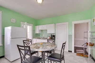 Image de Convenient Jennings Apartment, 12 Mi to St Louis!