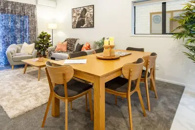 3 Bedroom 2 Bathroom Hagley Parkside Perch
