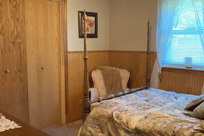 Image de Quiet family space close to town. In walking distance of the baseball fields.