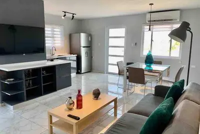 Image de Xevize Apartment 3-Modern2BDR-1bth-perfect location