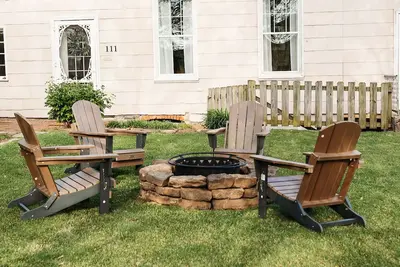 Image de Cozy Riverview Cottage. 5 minute walk to downtown