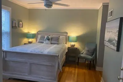 Image de #1 cozy 1-Bdrm suite downtown with parking