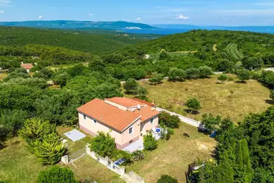 Image de Superbe maison à Kavran avec WiFi