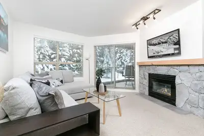 Image de 2 Bedroom, Ski In Out, Heated Pool & 3 Hot Tubs at The Aspens!