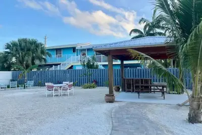 Image de Waterfront Oceanside 200' Seawall efficiency Sleeps 4