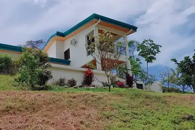 Image de Beautiful 3b / 2. 5b New House with private pool surrounded by Jungle & Mountains
